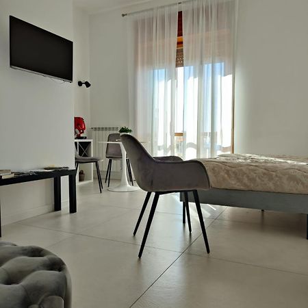Oasi Al Centro Con Parcheggio Bed & Breakfast Salerno Dış mekan fotoğraf