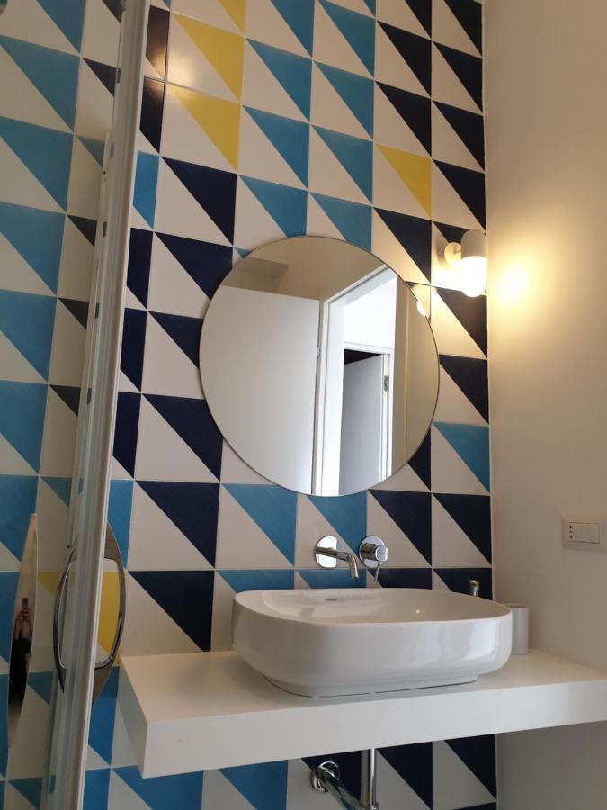 Oasi Al Centro Con Parcheggio Bed & Breakfast Salerno Dış mekan fotoğraf