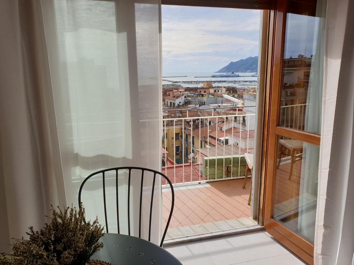 Oasi Al Centro Con Parcheggio Bed & Breakfast Salerno Dış mekan fotoğraf