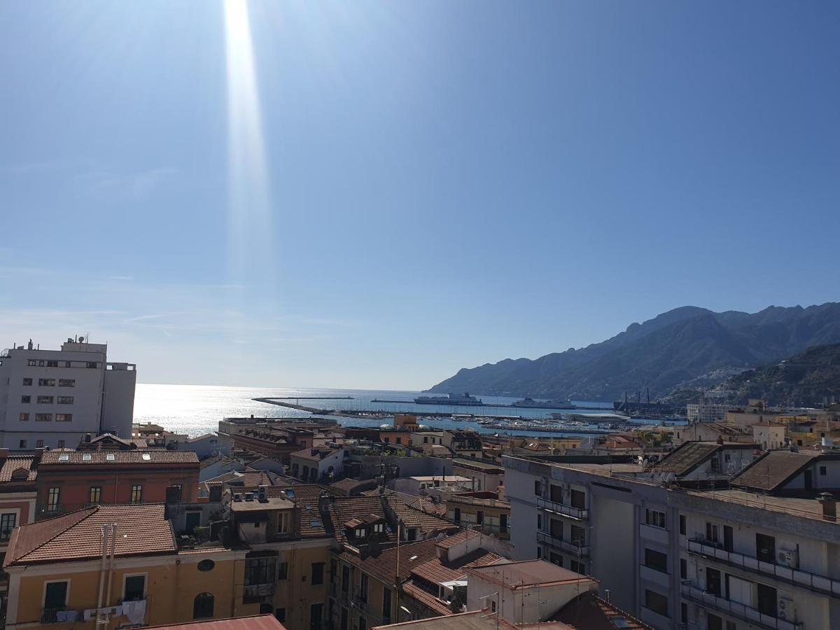 Oasi Al Centro Con Parcheggio Bed & Breakfast Salerno Dış mekan fotoğraf