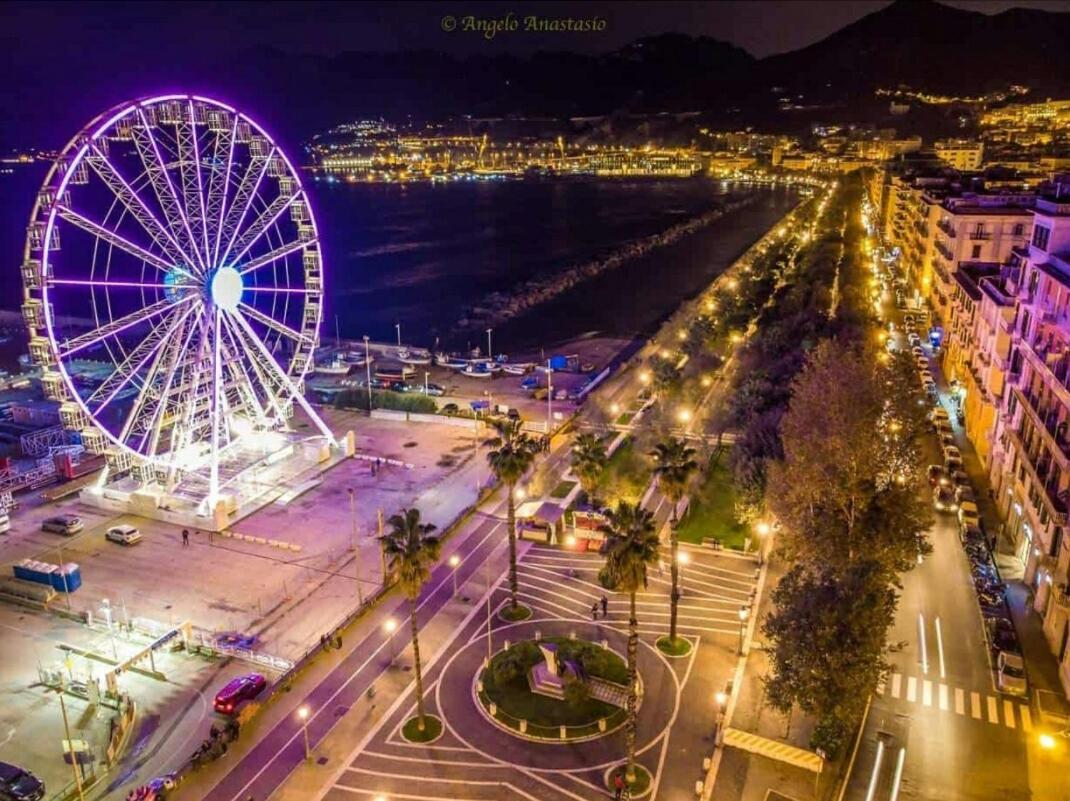 Oasi Al Centro Con Parcheggio Bed & Breakfast Salerno Dış mekan fotoğraf