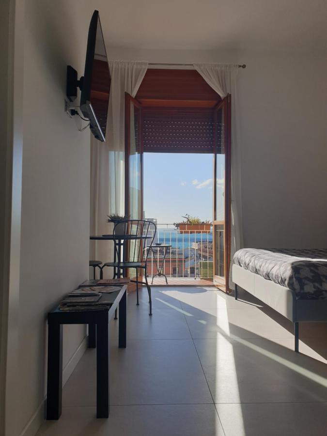Oasi Al Centro Con Parcheggio Bed & Breakfast Salerno Dış mekan fotoğraf