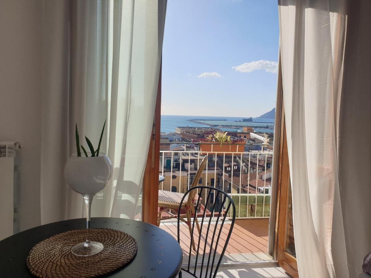 Oasi Al Centro Con Parcheggio Bed & Breakfast Salerno Dış mekan fotoğraf