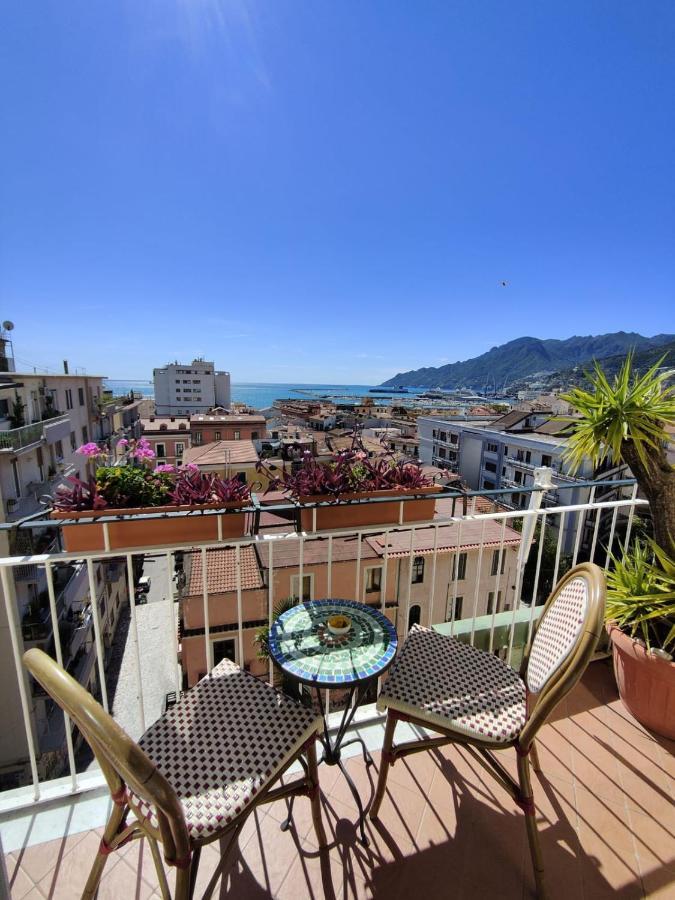 Oasi Al Centro Con Parcheggio Bed & Breakfast Salerno Dış mekan fotoğraf