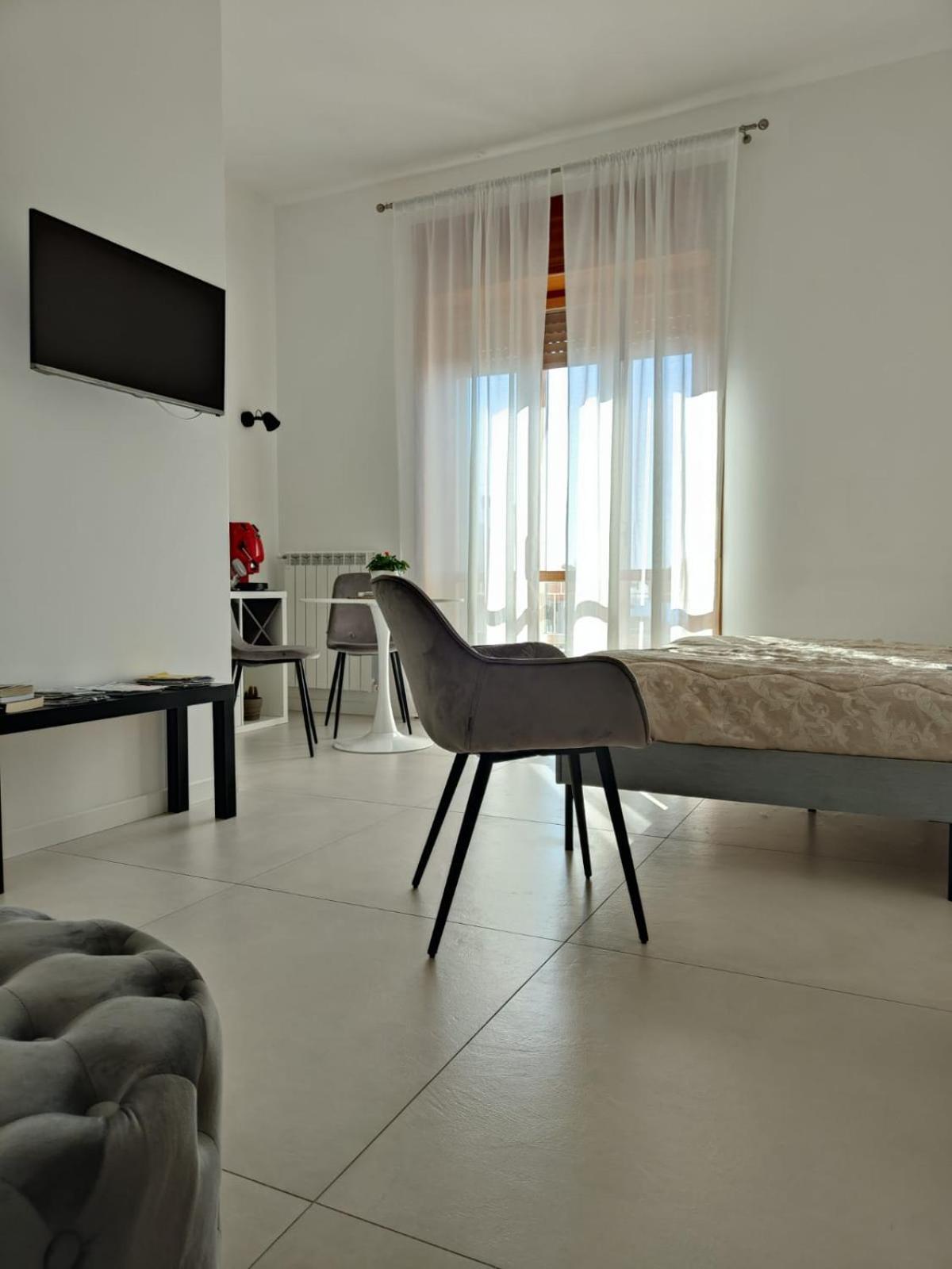Oasi Al Centro Con Parcheggio Bed & Breakfast Salerno Dış mekan fotoğraf